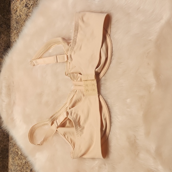 Chantelle Bra - Picture 3 of 6